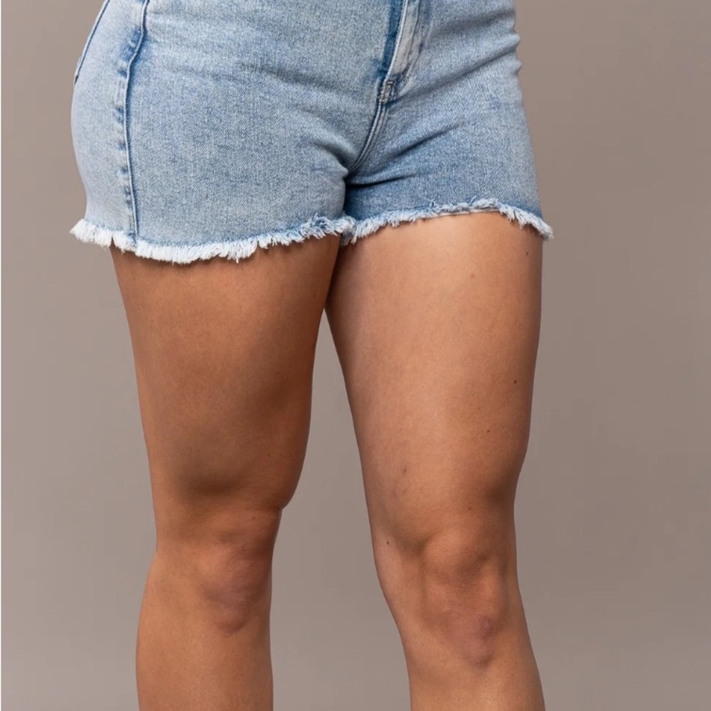 Fit Jeans Brand Women's Light Blue Denim Shorts - Picture 3 of 3